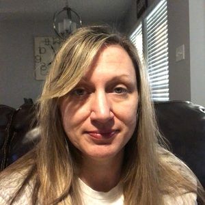 Meet your Posher, Holly